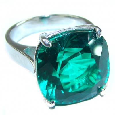 Authentic 15.5 carat volcanic Green Helenite .925 Sterling Silver ring s. 7 1/4