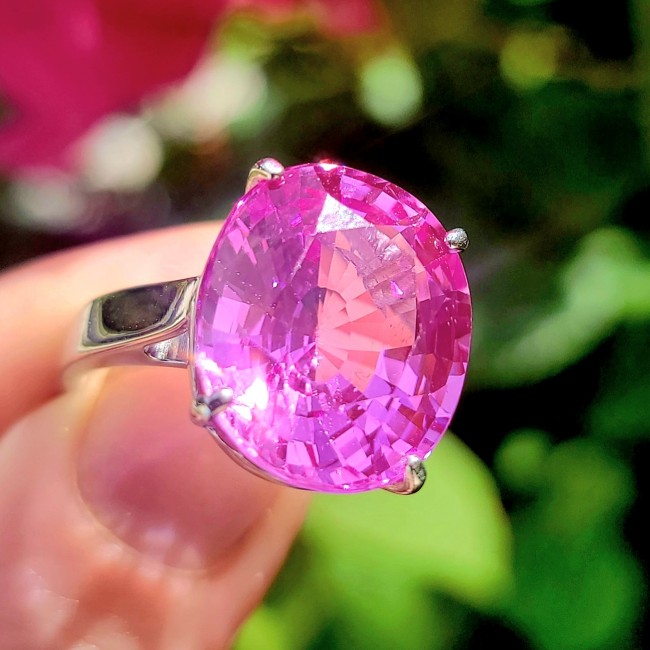 Real Beauty 22.5 carat OVAL cut Fuchsia Pink Topaz .925 Silver handcrafted Cocktail Ring s. 7