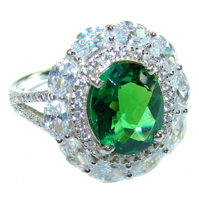 Incredible Emerald .925 Sterling Silver handcrafted Ring size 9