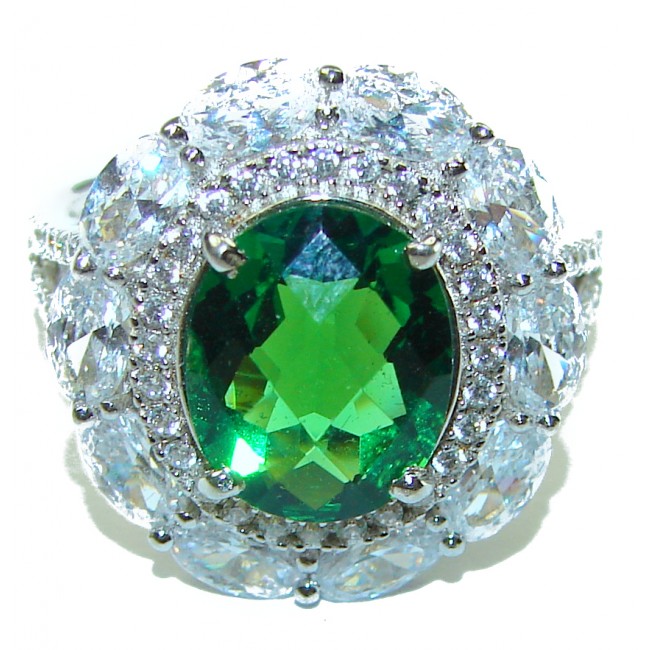 Incredible Emerald .925 Sterling Silver handcrafted Ring size 9