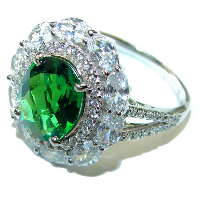 Incredible Emerald .925 Sterling Silver handcrafted Ring size 9