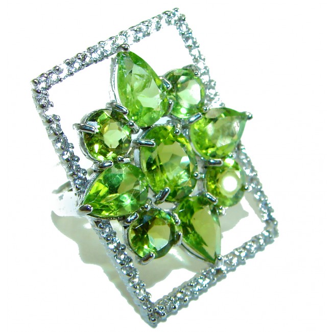 Incredible Perfection authentic Peridot .925 Sterling Silver Perfectly handcrafted Ring s. 7 1/2