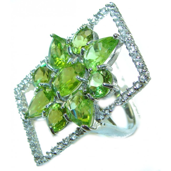 Incredible Perfection authentic Peridot .925 Sterling Silver Perfectly handcrafted Ring s. 7 1/2