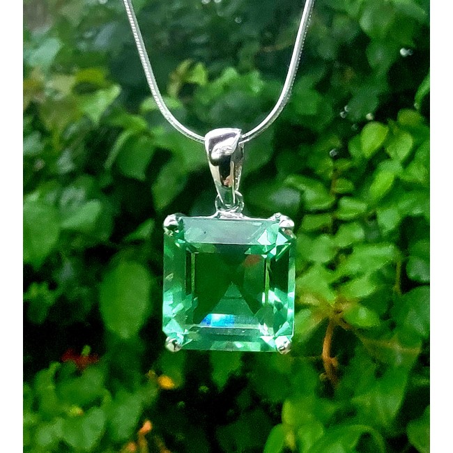 Luxurious 14.5 carat squere cut Apatite .925 Sterling Silver handmade Pendant