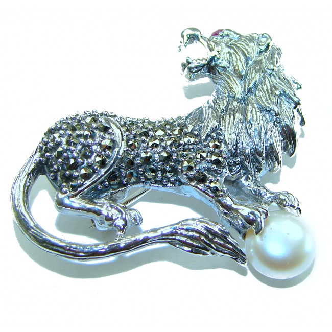 Spectacular Leo Natural Pearl .925 Sterling Silver handmade Brooch