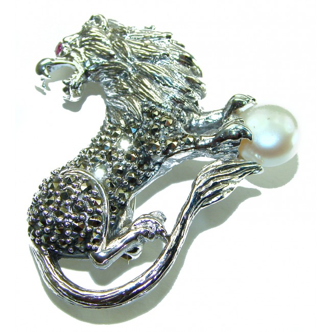 Spectacular Leo Natural Pearl .925 Sterling Silver handmade Brooch