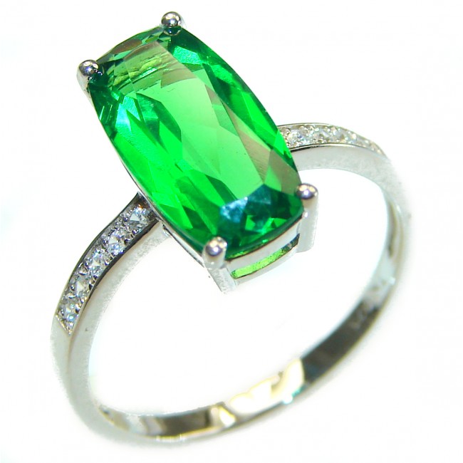 Authentic 3.6 carat volcanic Green Helenite .925 Sterling Silver ring s. 8