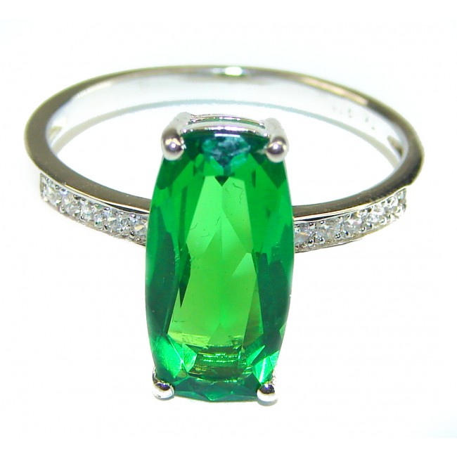 Authentic 3.6 carat volcanic Green Helenite .925 Sterling Silver ring s. 8