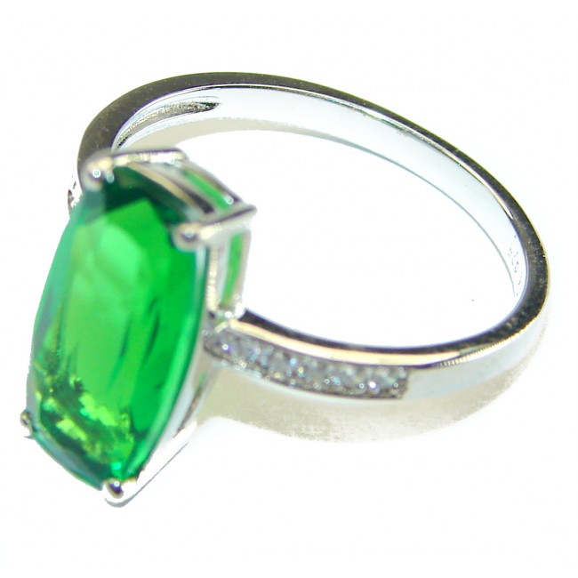 Authentic 3.6 carat volcanic Green Helenite .925 Sterling Silver ring s. 8