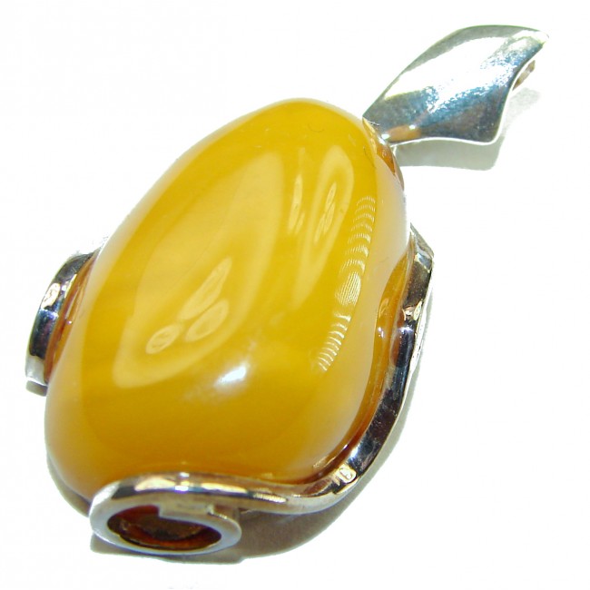 Vintage Beauty authentic Baltic Amber .925 Sterling Silver handcrafted pendant