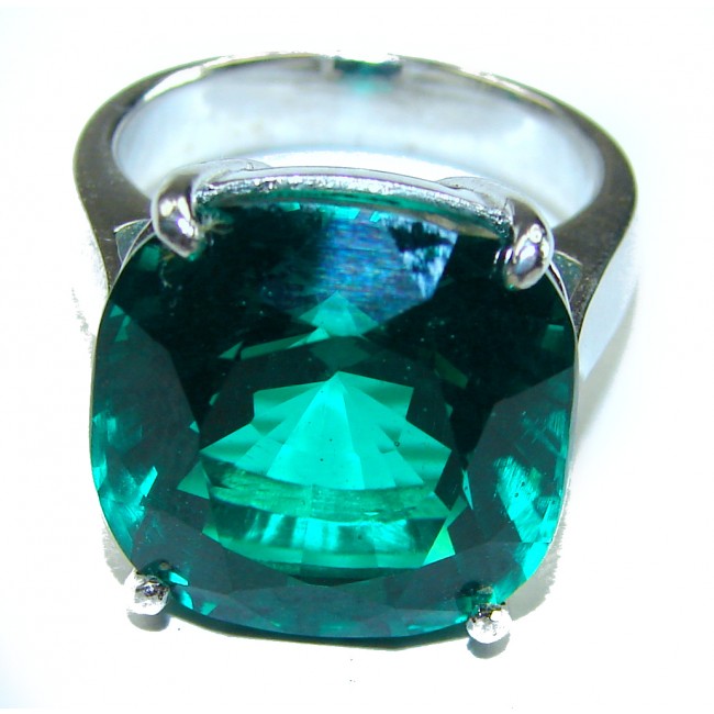 Authentic 15.5 carat volcanic Green Helenite .925 Sterling Silver ring s. 7 1/4