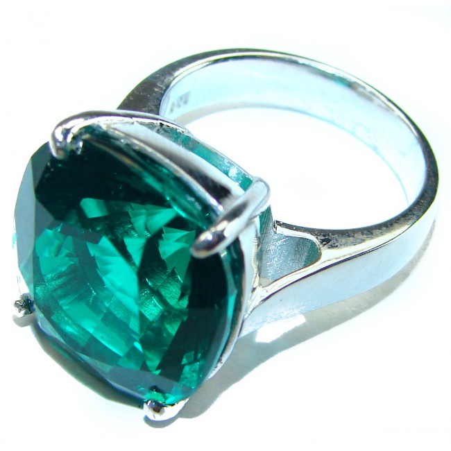 Authentic 15.5 carat volcanic Green Helenite .925 Sterling Silver ring s. 7 1/4