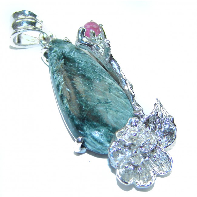 Precious natural Seraphinite .925 Sterling Silver handmade Pendant