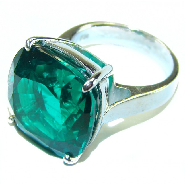 Authentic 15.5 carat volcanic Green Helenite .925 Sterling Silver ring s. 5 3/4