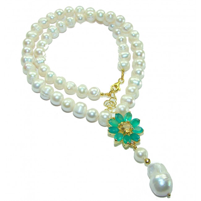 Baroque style Beauty freshewater Pearls Emerald .925 Sterling Silver handcrafted Necklace