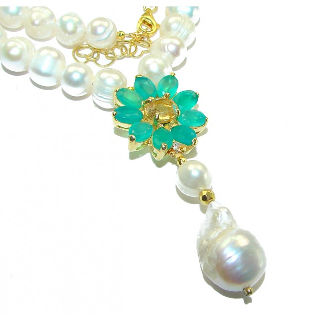 Baroque style Beauty freshewater Pearls Emerald .925 Sterling Silver handcrafted Necklace