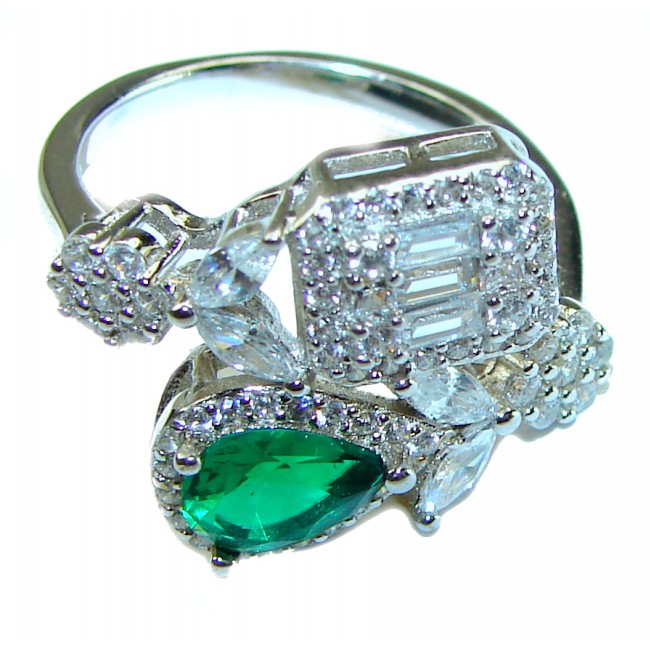 Luxurious Emerald .925 Sterling Silver handcrafted Ring s. 6 1/4