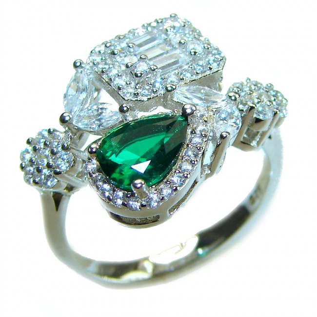 Luxurious Emerald .925 Sterling Silver handcrafted Ring s. 6 1/4