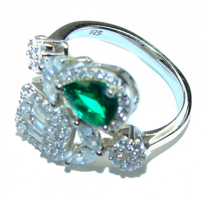 Luxurious Emerald .925 Sterling Silver handcrafted Ring s. 6 1/4