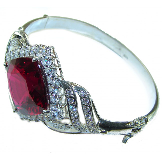 Luxurious Extravaganza Precious deep red Topaz .925 Sterling Silver Bangle bracelet