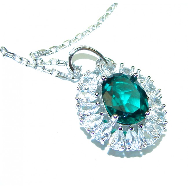 Luxurious 2.9 carat Emerald .925 Sterling Silver handmade Necklace