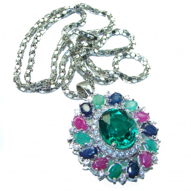 Great quality Green Topaz .925 Sterling Silver handcrafted 20 inches Necklace Pendant Brooch