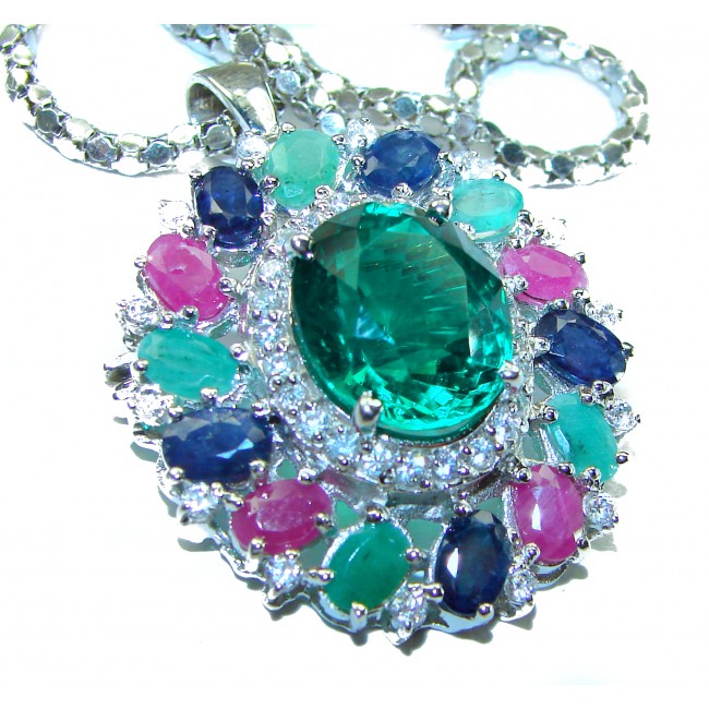 Great quality Green Topaz .925 Sterling Silver handcrafted 20 inches Necklace Pendant Brooch