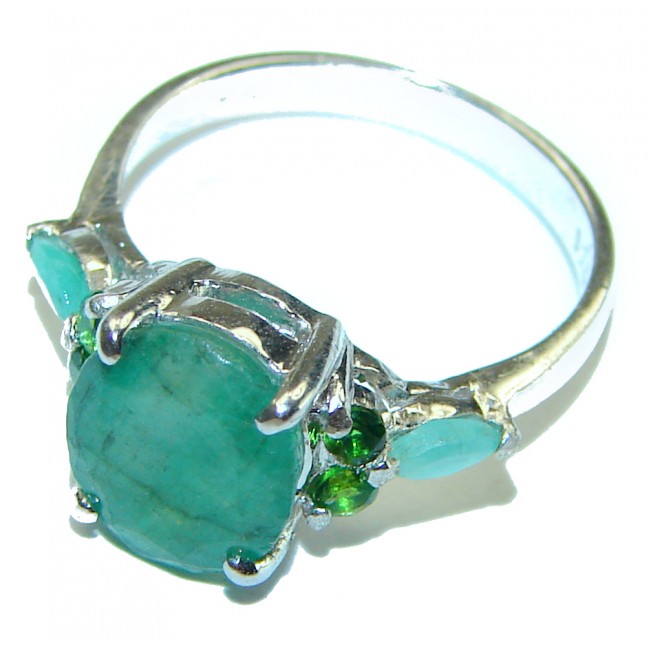 Luxurious 4.5 carata Emerald .925 Sterling Silver handcrafted Ring s. 5