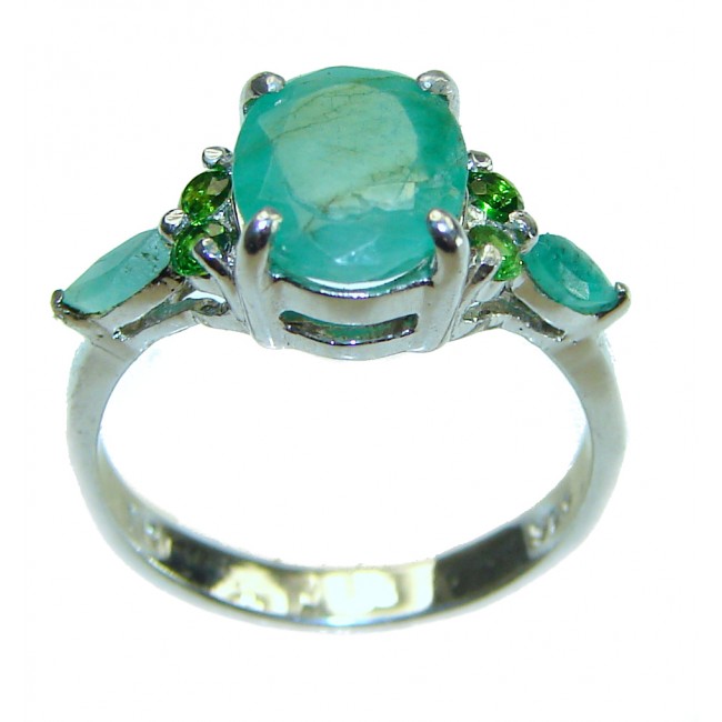 Luxurious 4.5 carata Emerald .925 Sterling Silver handcrafted Ring s. 5 1/2