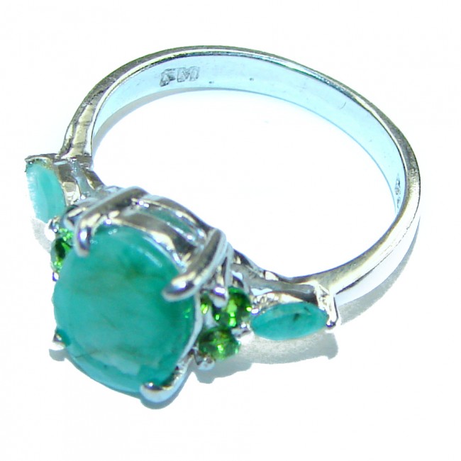 Luxurious 4.5 carata Emerald .925 Sterling Silver handcrafted Ring s. 5 1/2