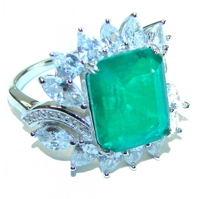 Luxurios 26.5 carat Emerald .925 Sterling Silver handmade Ring size 7 1/4