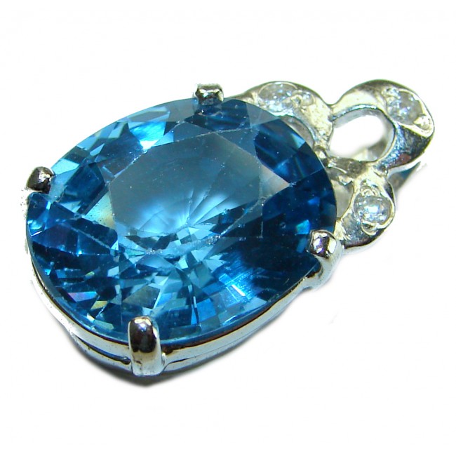 Splendid 12.5 carat Swiss Blue Topaz .925 Sterling Silver Handcrafted Pendant