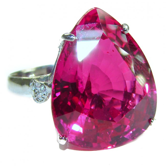 Velvet Heart Pink Sapphire - Pear Cut - 49.5 carat .925 Silver handcrafted Cocktail Ring s. 8 1/2