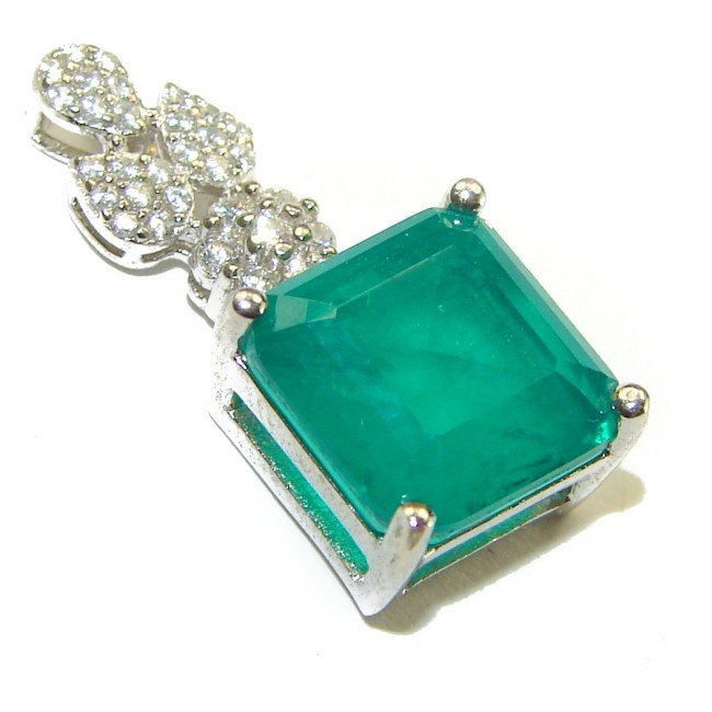 Luxurious 4.9 carat Emerald .925 Sterling Silver handcrafted handcrafted pendant