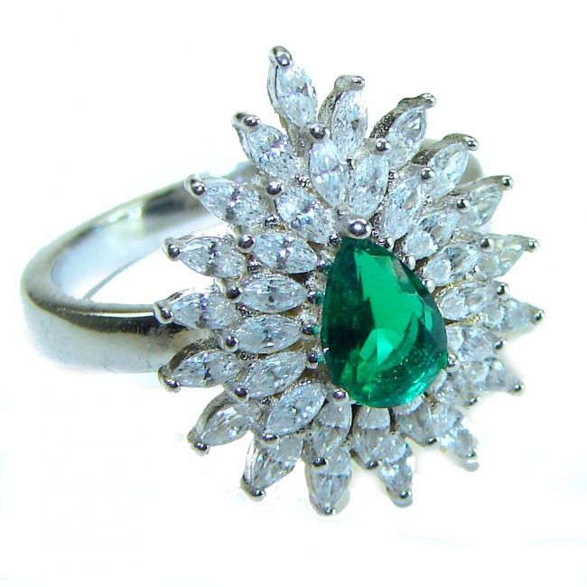 Luxurious 2.3 carat Emerald .925 Sterling Silver handcrafted Ring s. 7 1/4