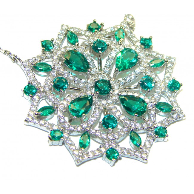 Luxurious 22.5 carat Chrome Diopside .925 Sterling Silver handmade Necklace