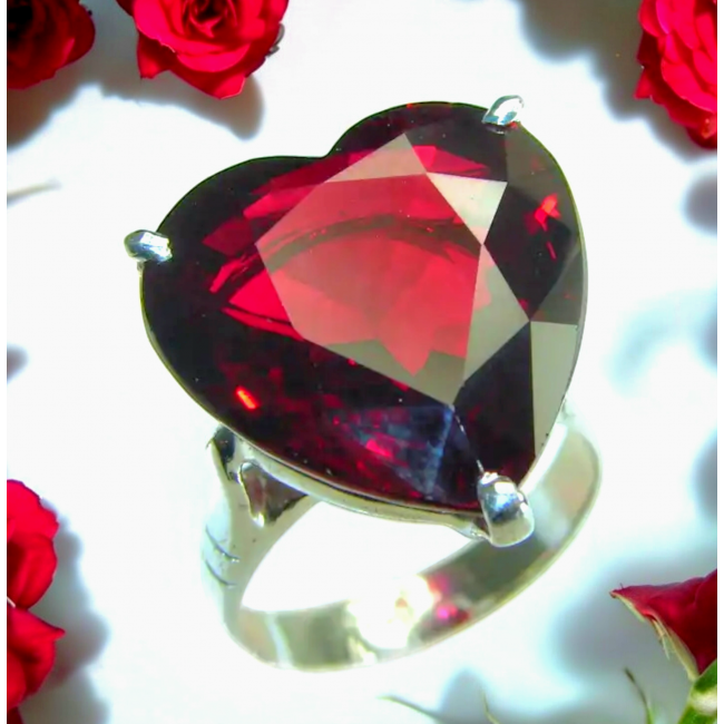 Velvet Heart Red Topaz 22.5 carat .925 Silver handcrafted Cocktail Ring s. 8 1/2