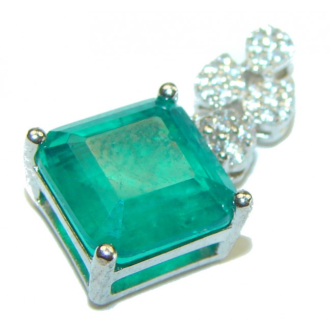 Luxurious 4.9 carat Emerald .925 Sterling Silver handcrafted handcrafted pendant