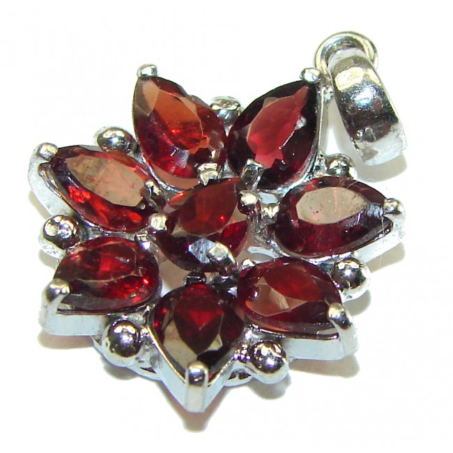 Carmen authentic 10.5 carat Garnet .925 Sterling Silver handcrafted pendant