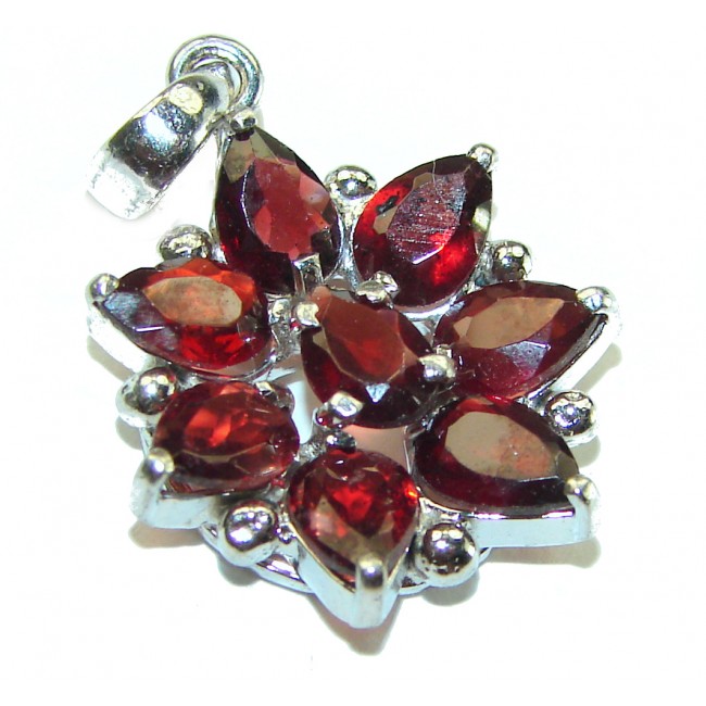 Carmen authentic 10.5 carat Garnet .925 Sterling Silver handcrafted pendant