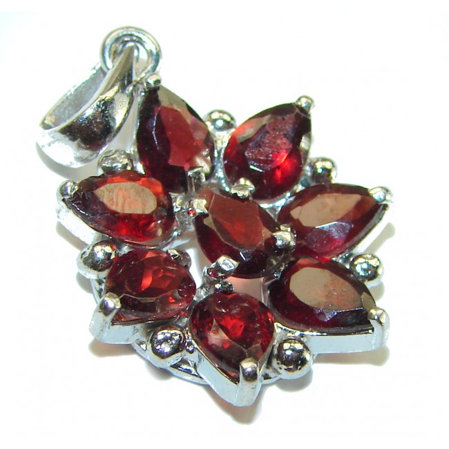 Carmen authentic 10.5 carat Garnet .925 Sterling Silver handcrafted pendant