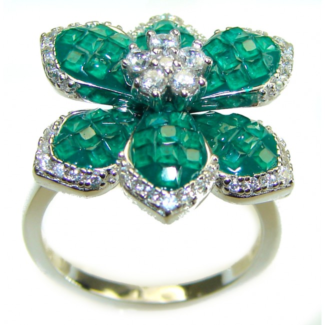 Luxurious Flower Emerald .925 Sterling Silver handcrafted Ring size 6 1/4