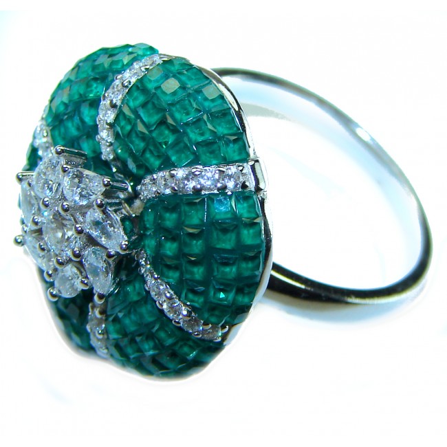 Luxurious Flower Emerald .925 Sterling Silver handcrafted Ring size 8 1/4