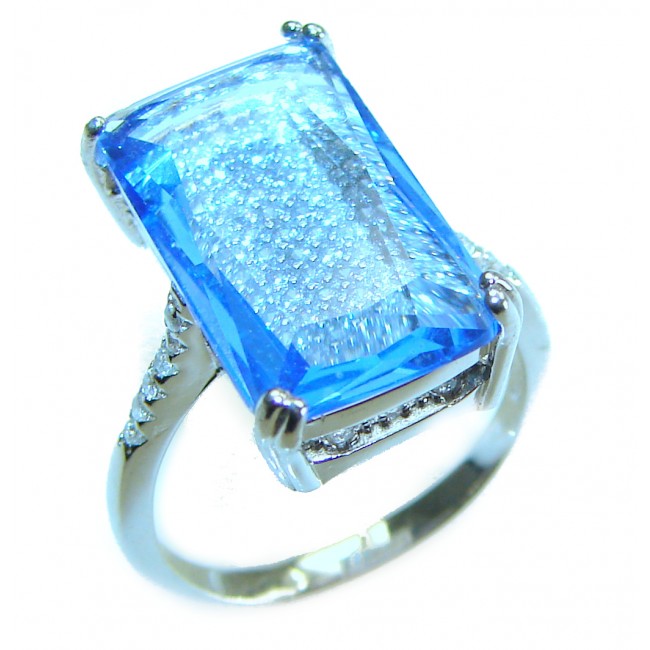 Aqua - Splendid 7.5 carat Swiss Blue Topaz .925 Sterling Silver Handcrafted Handcrafted Ring size 6