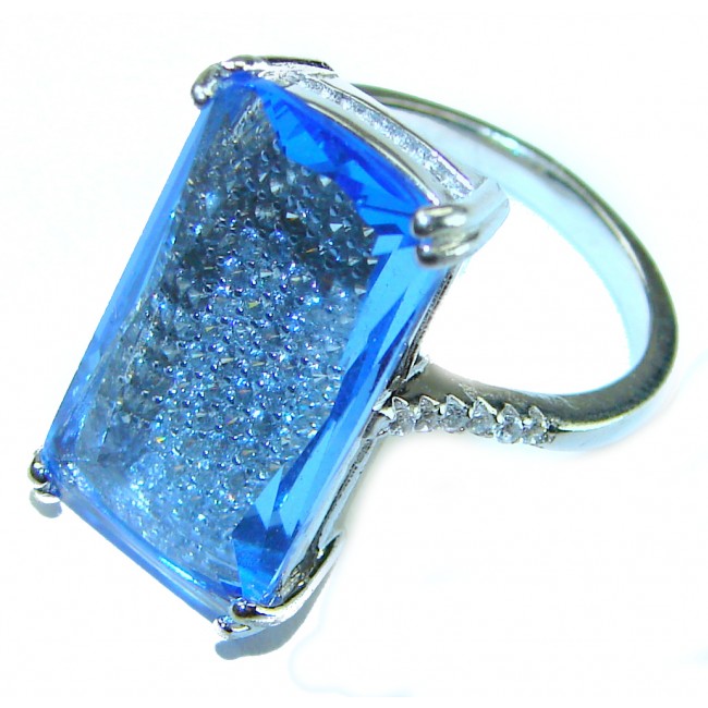 Aqua - Splendid 7.5 carat Swiss Blue Topaz .925 Sterling Silver Handcrafted Handcrafted Ring size 6