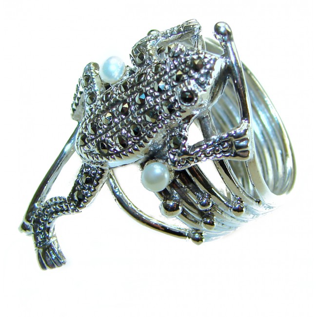 Lucky Frog Authentic Marcasite .925 Sterling Silver Ring size 8 1/4