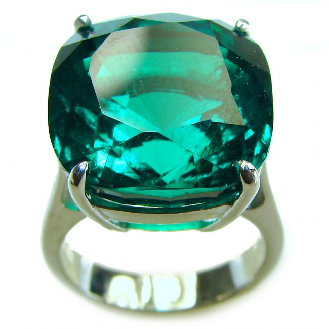 Spring Breeze Natural 15.6 carat oval cut Green Chrome Diopside .925 Sterling Silver ring size 7