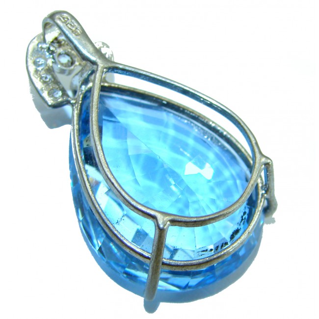 Splendid 27.5 carat Swiss Blue Topaz .925 Sterling Silver Handcrafted Pendant