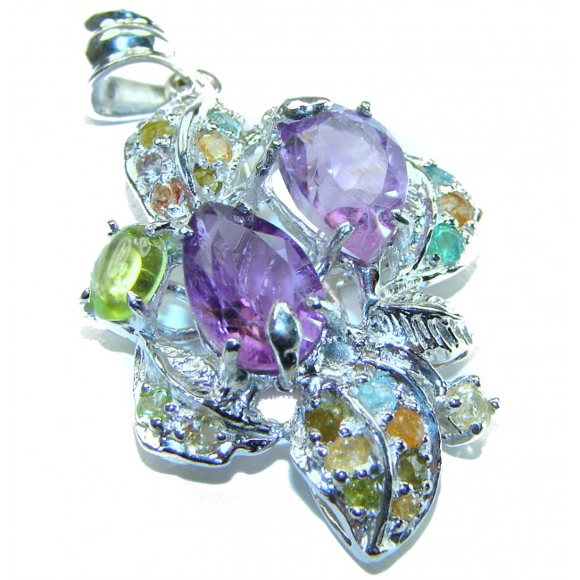 Vintage Design 18.6 carat Amethyst multicolor Sapphire .925 Sterling Silver handcrafted Pendant