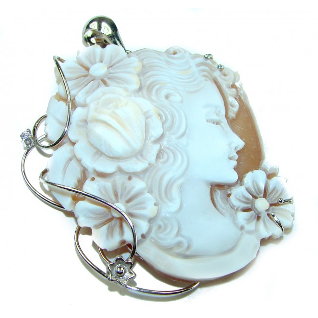 Exquisite oval Cameo .925 Sterling Silver handcrafted Made in Italy Statement pendant